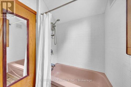 73 Seventeenth Street, Toronto, ON - Indoor Photo Showing Bathroom