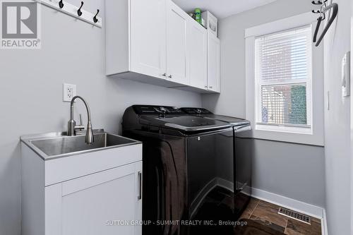 659 Cherrywood Drive, Burlington, ON - Indoor Photo Showing Laundry Room