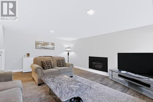 659 Cherrywood Drive, Burlington, ON - Indoor Photo Showing Living Room With Fireplace