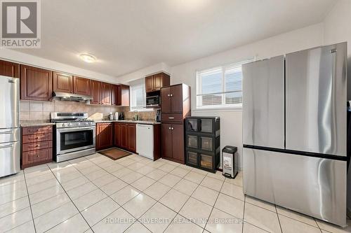 3126 Redbank Crescent, Mississauga, ON - Indoor Photo Showing Kitchen