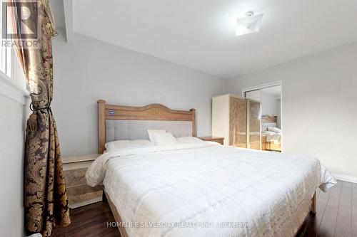 3126 Redbank Crescent, Mississauga, ON - Indoor Photo Showing Bedroom