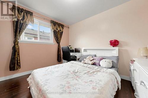 3126 Redbank Crescent, Mississauga, ON - Indoor Photo Showing Bedroom