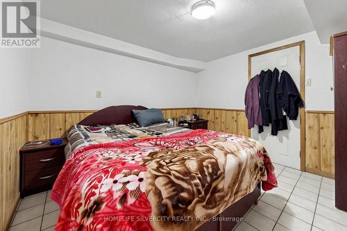 3126 Redbank Crescent, Mississauga, ON - Indoor Photo Showing Bedroom