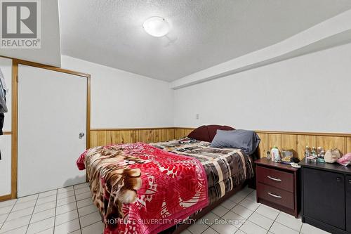 3126 Redbank Crescent, Mississauga, ON - Indoor Photo Showing Bedroom