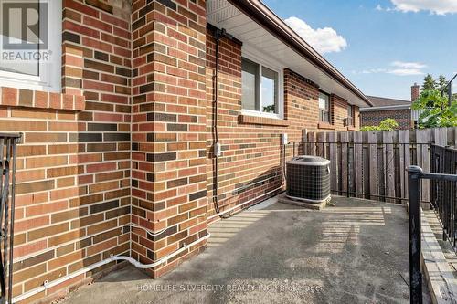 3126 Redbank Crescent, Mississauga, ON - Outdoor