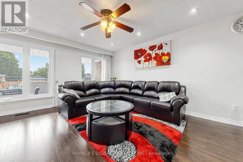 3126 Redbank Crescent, Mississauga, ON - Indoor Photo Showing Living Room
