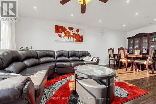 3126 Redbank Crescent, Mississauga, ON - Indoor Photo Showing Living Room