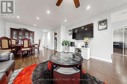 3126 Redbank Crescent, Mississauga, ON - Indoor Photo Showing Living Room