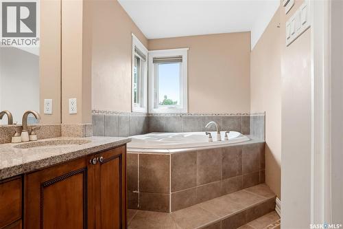 130 Mulcaster Crescent, Saskatoon, SK - Indoor Photo Showing Bathroom