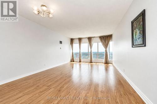 Ph103 - 8 Lee Centre Drive, Toronto, ON - Indoor Photo Showing Other Room