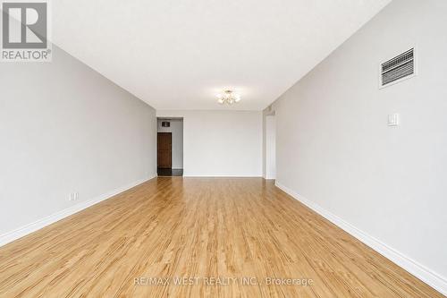 Ph103 - 8 Lee Centre Drive, Toronto, ON - Indoor Photo Showing Other Room