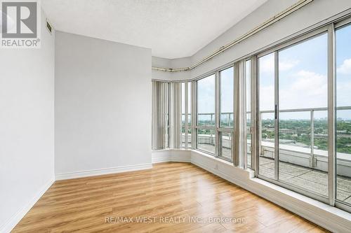Ph103 - 8 Lee Centre Drive, Toronto, ON - Indoor Photo Showing Other Room