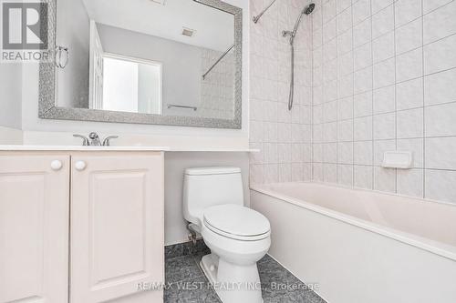 Ph103 - 8 Lee Centre Drive, Toronto, ON - Indoor Photo Showing Bathroom