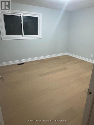 32 CONLINS ROAD E , Toronto, Ontario M1C 1C3 3
