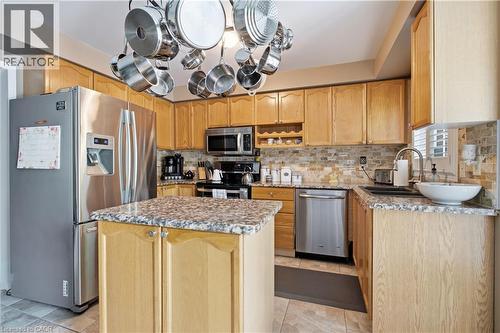 131 Huntingwood Avenue, Hamilton, ON - Indoor Photo Showing Kitchen