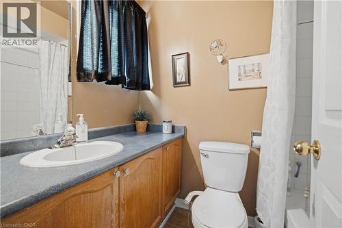 131 Huntingwood Avenue, Hamilton, ON - Indoor Photo Showing Bathroom