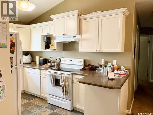 75 Agricultural Avenue, Yorkton, SK - Indoor Photo Showing Kitchen