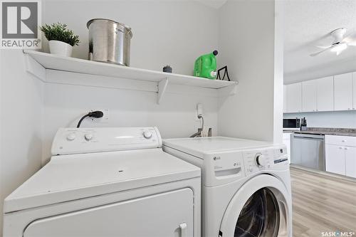 A & B 414 Gardiner Place, Saskatoon, SK - Indoor Photo Showing Laundry Room