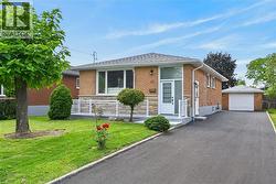 40 PURDY Crescent  Hamilton, ON L9A 3B3
