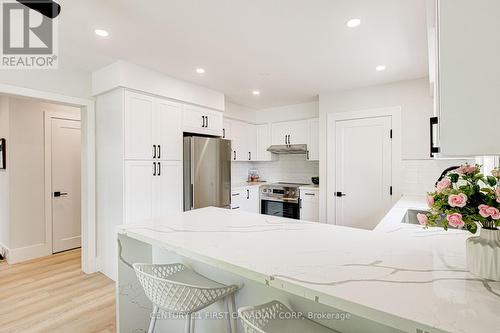 189 Eighth Avenue, Kitchener, ON - Indoor Photo Showing Kitchen