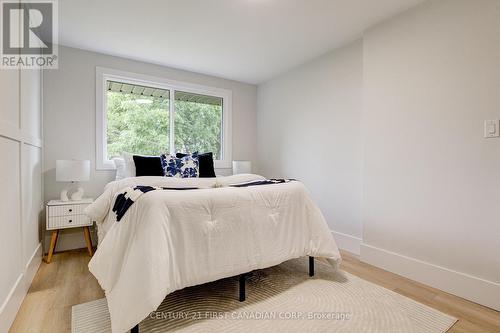 189 Eighth Avenue, Kitchener, ON - Indoor Photo Showing Bedroom