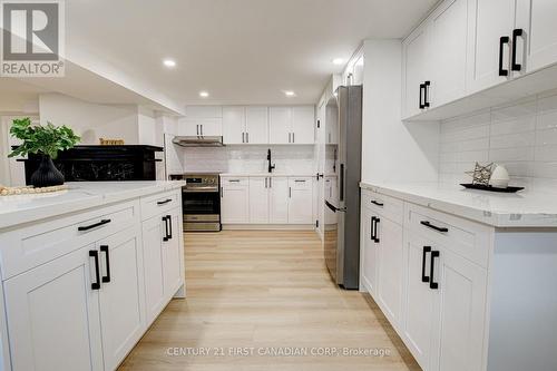189 Eighth Avenue, Kitchener, ON - Indoor Photo Showing Kitchen