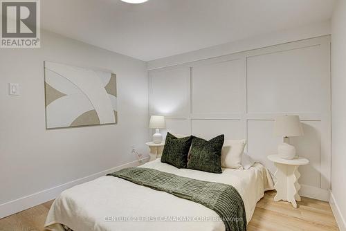 189 Eighth Avenue, Kitchener, ON - Indoor Photo Showing Bedroom