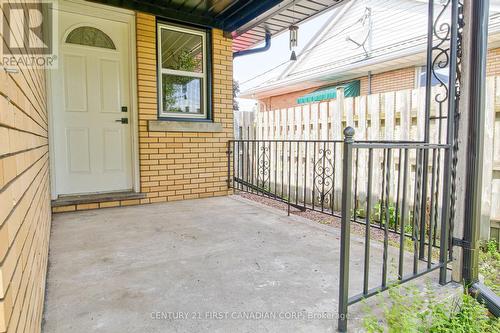 189 Eighth Avenue, Kitchener, ON - Outdoor With Exterior