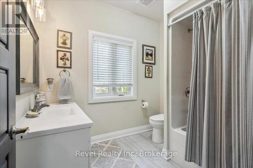 59 Trout Lane, Tiny, ON - Indoor Photo Showing Bathroom