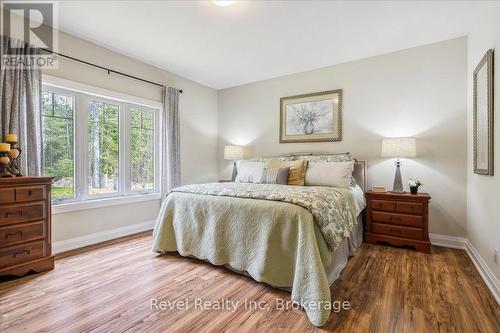 59 Trout Lane, Tiny, ON - Indoor Photo Showing Bedroom