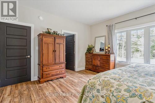 59 Trout Lane, Tiny, ON - Indoor Photo Showing Bedroom