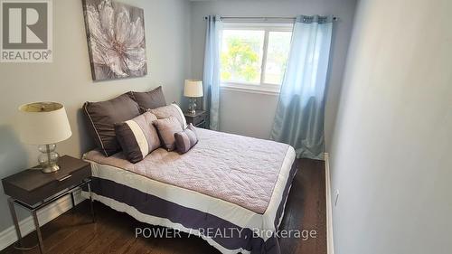139 Carolbreen Square, Toronto, ON - Indoor Photo Showing Bedroom