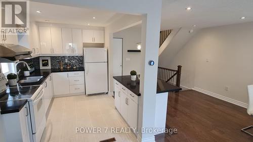 139 Carolbreen Square, Toronto, ON - Indoor Photo Showing Kitchen With Double Sink