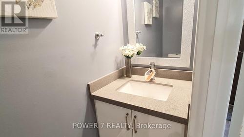 139 Carolbreen Square, Toronto, ON - Indoor Photo Showing Bathroom