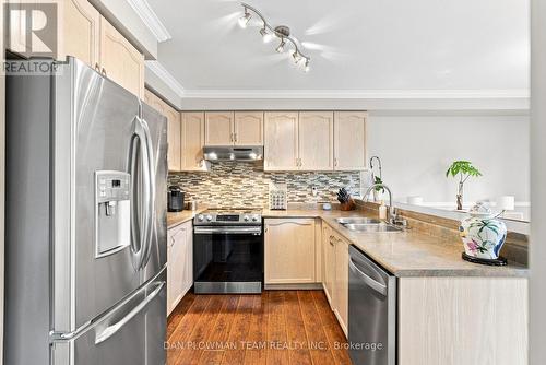 52 Wells Crescent, Whitby, ON - Indoor Photo Showing Kitchen With Stainless Steel Kitchen With Double Sink With Upgraded Kitchen