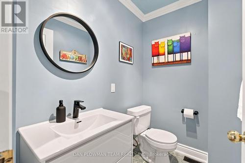 52 Wells Crescent, Whitby, ON - Indoor Photo Showing Bathroom
