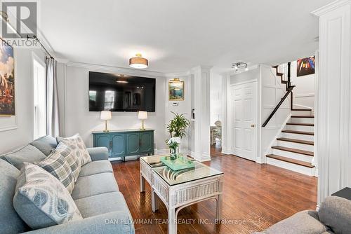 52 Wells Crescent, Whitby, ON - Indoor Photo Showing Living Room