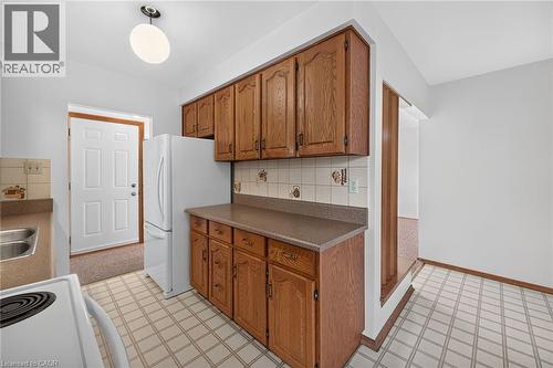 70 Bishopsgate Avenue, Hamilton, ON - Indoor Photo Showing Kitchen