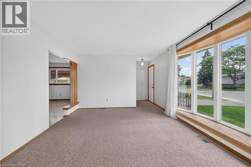 70 Bishopsgate Avenue, Hamilton, ON - Indoor Photo Showing Other Room