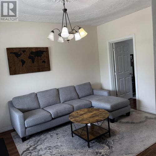 336 King William Street, Hamilton, ON - Indoor Photo Showing Living Room