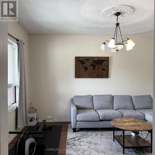 336 King William Street, Hamilton, ON - Indoor Photo Showing Living Room