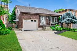 49 BRANTHAVEN DRIVE  Hamilton, ON L8J 2M2