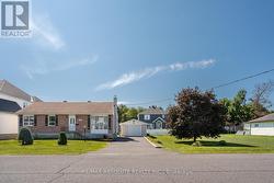 1880 KINGSDALE AVENUE Ottawa, ON K1T 1J1