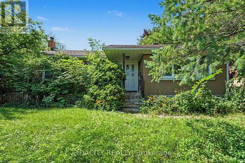 6 Malcolm Place, Ottawa, ON - Outdoor