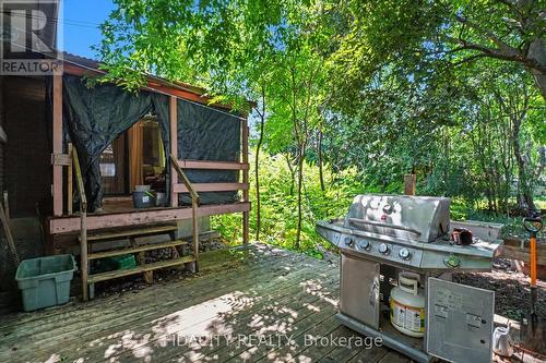 6 Malcolm Place, Ottawa, ON - Outdoor