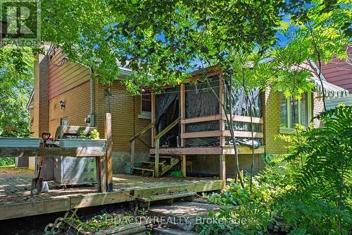 6 Malcolm Place, Ottawa, ON - Outdoor