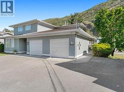 2739 Riffington Place West Kelowna, BC V1Z 3L1
