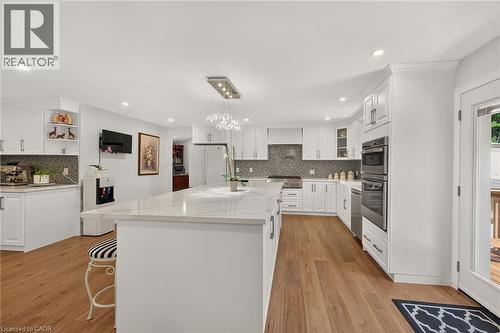 58 Unity Side Road, Caledonia, ON - Indoor Photo Showing Kitchen With Upgraded Kitchen