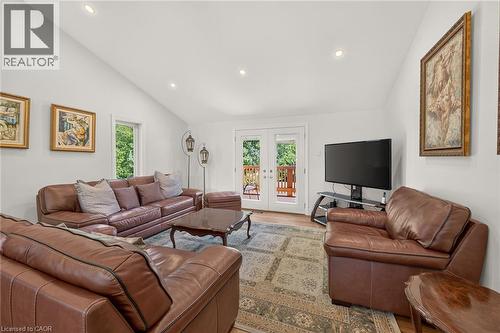 58 Unity Side Road, Caledonia, ON - Indoor Photo Showing Living Room