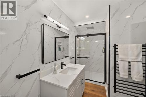 58 Unity Side Road, Caledonia, ON - Indoor Photo Showing Bathroom